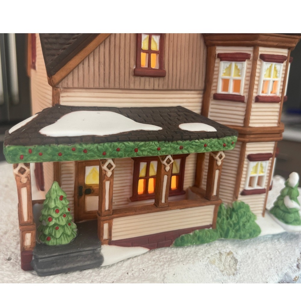 Dept 56 New England Village THOMAS T JULIAN House 56569 Heritage Village 1995 - Picture 2 of 7